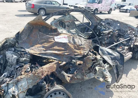 2003 Toyota Camry Le z USA, uszkodzony, nr VIN 4T1BE32K53U679850